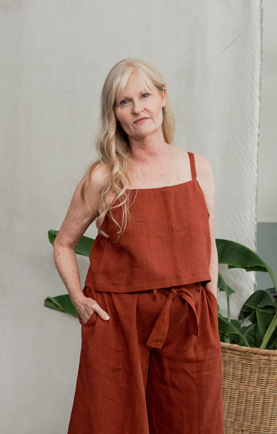 One-Button Linen Top in Wet Clay