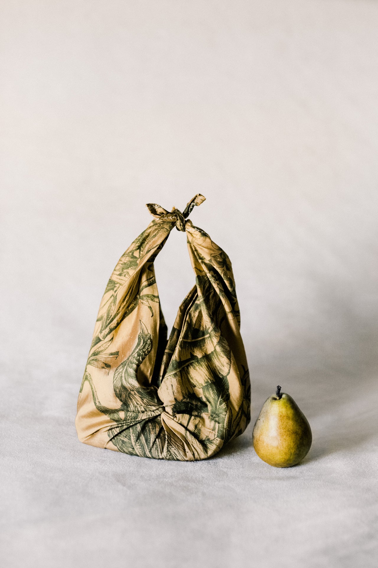 Furoshiki Bag– Raw Silk Botany Print in Green