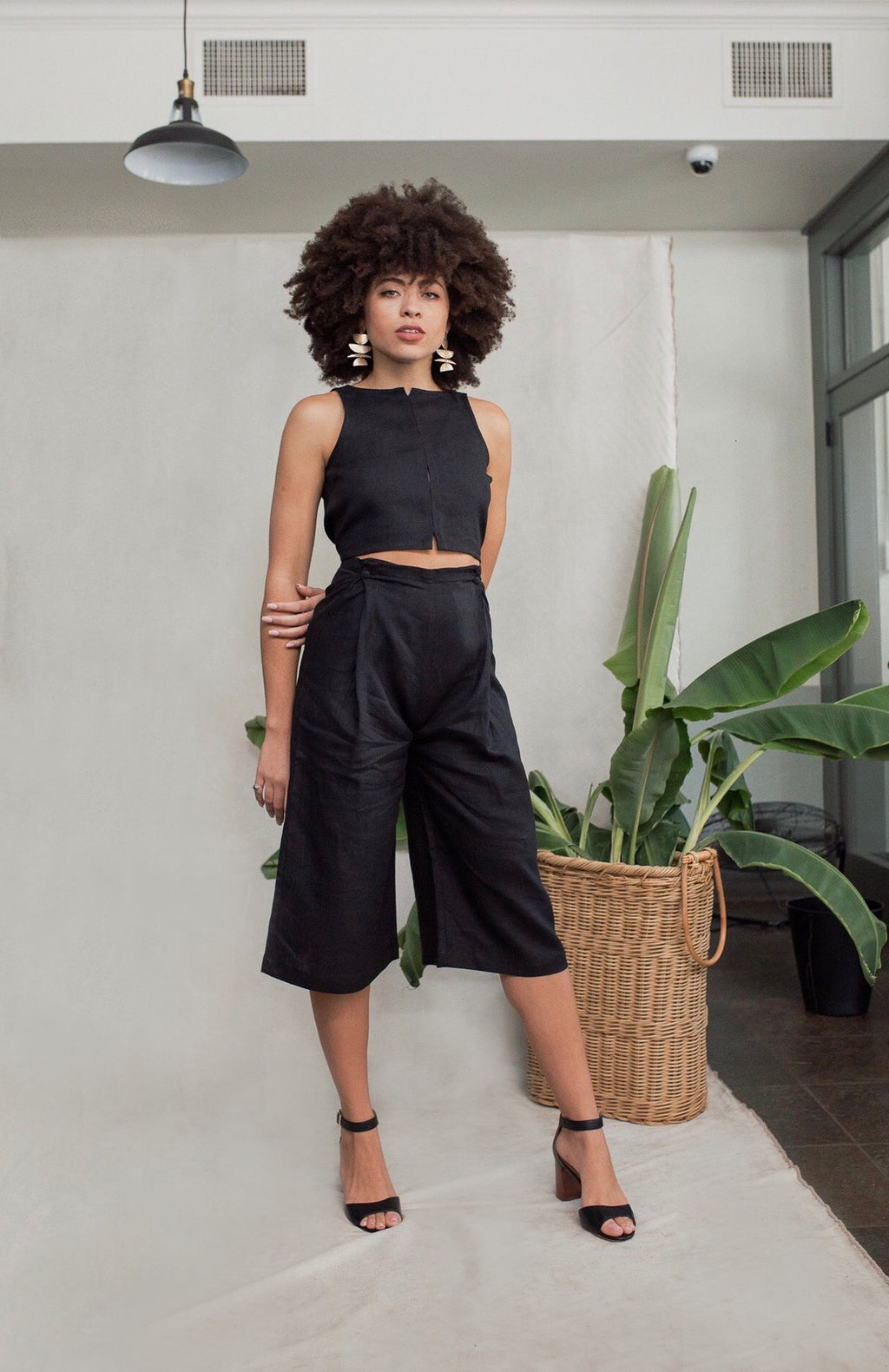 Linen Tuxedo Top in Black